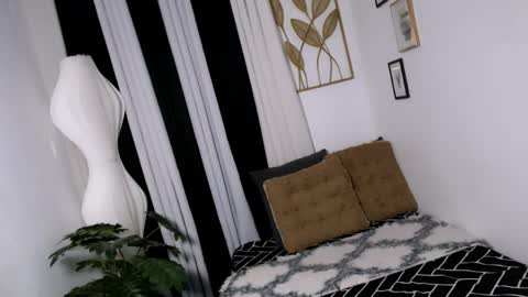 Snapshot of bella_ciaox chatting on June 2026 10:20:01 AM Bella Barbie online show from June 2026 10:20:01 AM
