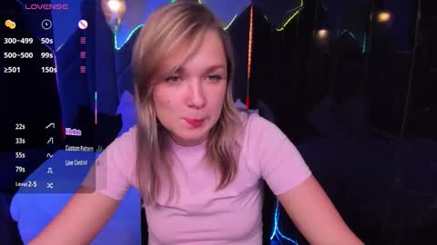 Bella online show from October 2025 05:37:02 PM