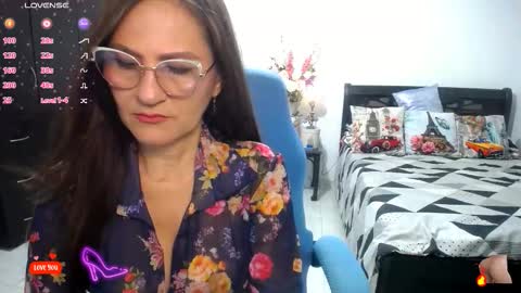 Snapshot of bella_ghisell chatting on March 2026 02:07:02 AM Bella online show from March 2026 02:07:02 AM