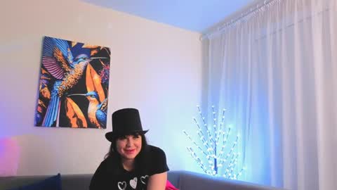 Bella online show from April 2026 08:15:01 PM