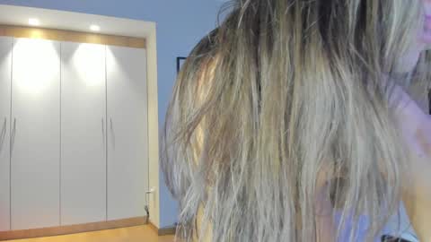 Anna  online show from February 2025 03:59:02 PM