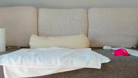 Anna  online show from February 2025 01:03:02 PM