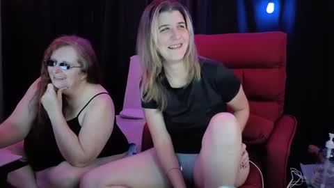 Bella James online show from September 2025 04:07:01 PM