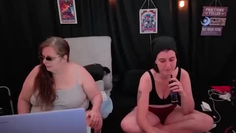 Bella James online show from November 2025 04:52:02 PM