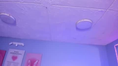  Bella  online show from January 2026 07:30:01 PM