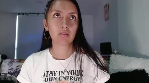 Snapshot of bella_marlowe chatting on February 2025 08:19:01 PM Bella Marlowe online show from February 2025 08:19:01 PM