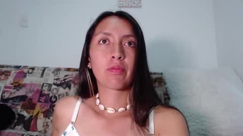 Snapshot of bella_marlowe chatting on September 2025 05:23:01 PM Bella Marlowe online show from September 2025 05:23:01 PM