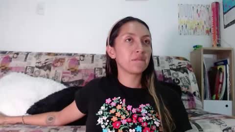 Snapshot of bella_marlowe chatting on November 2025 04:38:01 PM Bella Marlowe online show from November 2025 04:38:01 PM