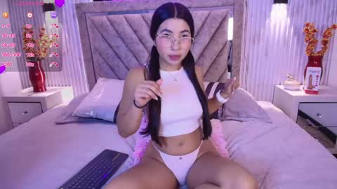 Snapshot of bella_martini_ chatting on April 2026 01:03:01 PM bella_martini_ online show from April 2026 01:03:01 PM