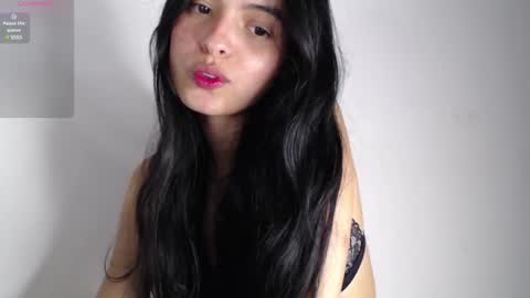 Snapshot of bella_musee chatting on January 2025 02:27:01 AM online show from January 2025 02:27:01 AM