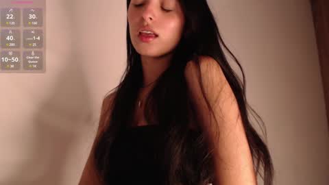 Snapshot of bella_musee chatting on February 2025 12:40:01 AM online show from February 2025 12:40:01 AM