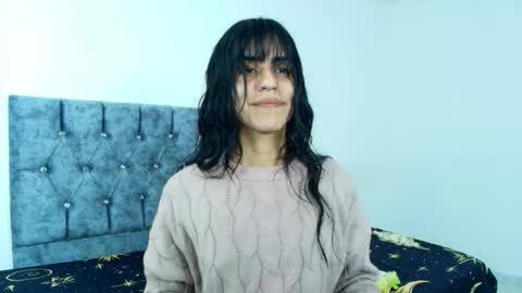 Snapshot of bella_poisonous chatting on September 2025 11:37:01 PM Bella online show from September 2025 11:37:01 PM