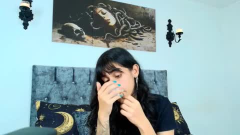 Snapshot of bella_poisonous chatting on October 2025 11:05:01 PM Bella online show from October 2025 11:05:01 PM