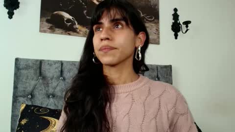 Snapshot of bella_poisonous chatting on November 2025 11:03:01 PM Bella online show from November 2025 11:03:01 PM