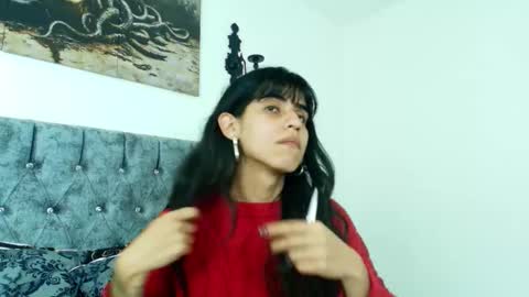 Snapshot of bella_poisonous chatting on November 2025 01:17:02 AM Bella online show from November 2025 01:17:02 AM