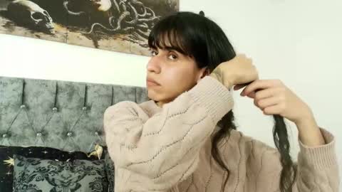 Snapshot of bella_poisonous chatting on December 2025 01:13:01 AM Bella online show from December 2025 01:13:01 AM