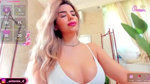 Snapshot of bella_posh chatting on June 2026 07:06:02 AM bella_posh online show from June 2026 07:06:02 AM