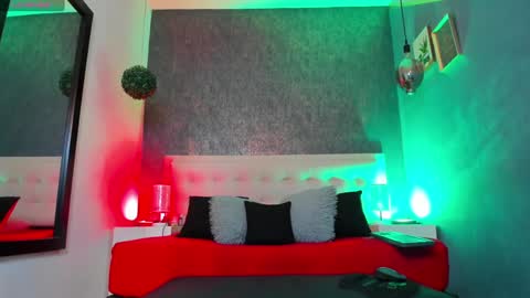     online show from January 2025 01:29:01 AM