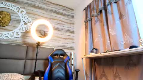     online show from September 2025 02:29:02 PM