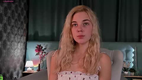 Bella online show from September 2025 12:03:01 AM