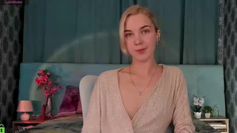 Bella online show from September 2025 12:14:01 AM