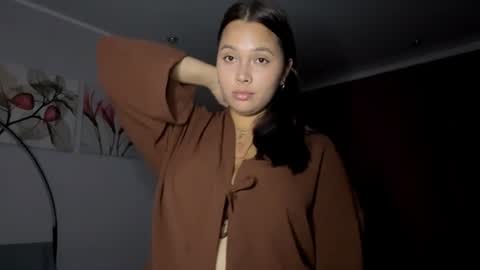 Snapshot of bella_sunray chatting on July 2026 06:10:02 PM Bella online show from July 2026 06:10:02 PM
