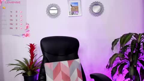 Bella online show from March 2025 06:50:01 PM