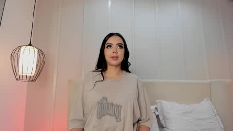  B E L L A   online show from December 2025 08:05:02 PM