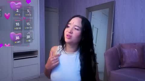 Snapshot of bella_vibes_s chatting on May 2026 07:52:01 PM Bella online show from May 2026 07:52:01 PM