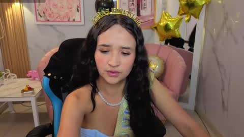 Snapshot of bella_vibes_s chatting on May 2026 02:42:02 AM Bella online show from May 2026 02:42:02 AM