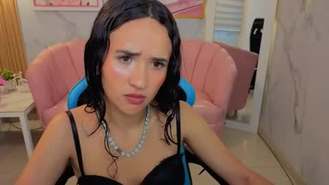 Snapshot of bella_vibes_s chatting on June 2026 02:23:01 AM Bella online show from June 2026 02:23:01 AM
