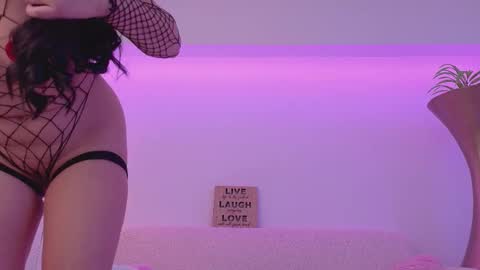 Bella online show from December 2025 09:46:02 PM