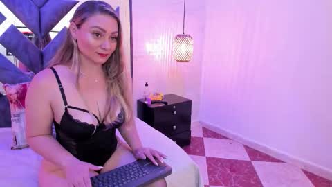 bella_volup online show from March 2026 03:39:01 PM