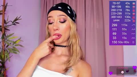 Bella White online show from September 2025 02:21:01 PM