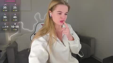 Hi I am Bella I am a first day here online show from November 2025 02:58:01 AM