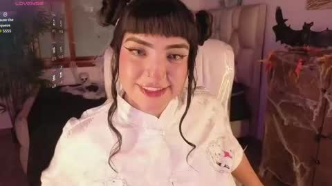 Bella  online show from October 2025 08:10:01 PM