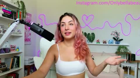 Snapshot of bellabeauu chatting on July 2026 08:46:02 PM bella beau online show from July 2026 08:46:02 PM
