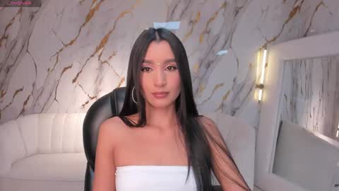 Snapshot of bellacarteer_ chatting on April 2026 11:13:02 PM Bella C online show from April 2026 11:13:02 PM