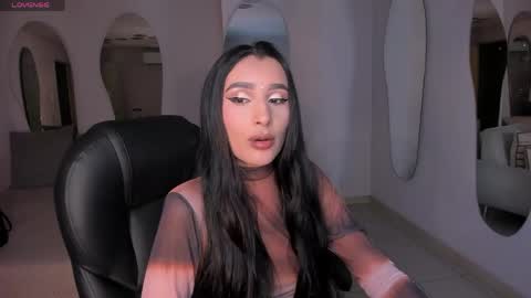 Snapshot of bellacarteer_ chatting on May 2026 07:23:02 PM Bella C online show from May 2026 07:23:02 PM