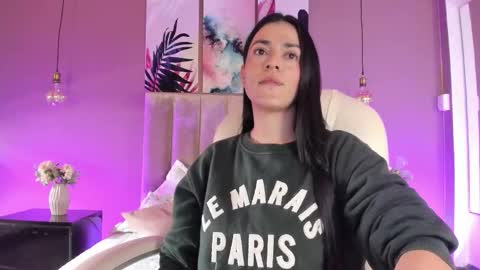 Bella Clair online show from November 2025 03:55:02 PM