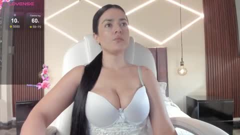 Snapshot of bellaclaiir chatting on May 2026 03:09:02 PM Bella Clair online show from May 2026 03:09:02 PM