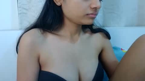 bellacrystall online show from January 2026 05:11:01 AM