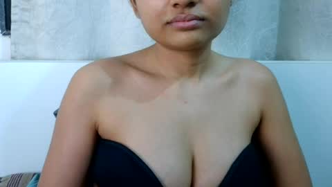 bellacrystall online show from July 2026 02:45:01 PM