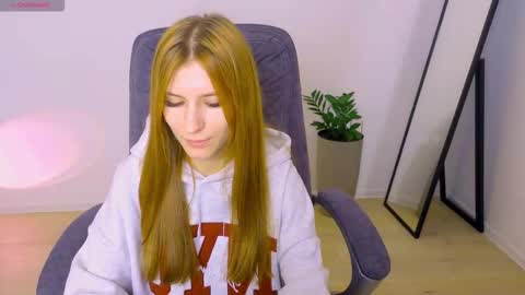 Snapshot of bellafoxi chatting on October 2025 01:04:02 PM BellaFoxi online show from October 2025 01:04:02 PM