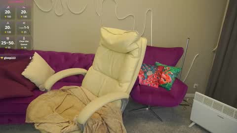 Bella online show from October 2025 06:21:01 PM