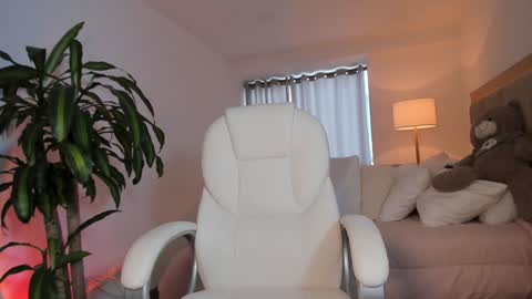 Bella Mia online show from January 2025 09:58:01 PM