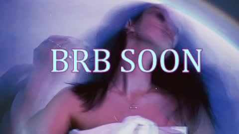 bellaparker_ online show from April 2026 10:24:01 AM