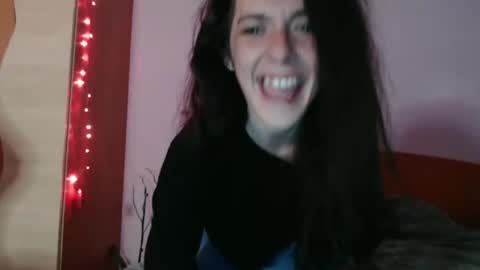 bellaqueen0701 online show from February 2025 01:40:02 AM