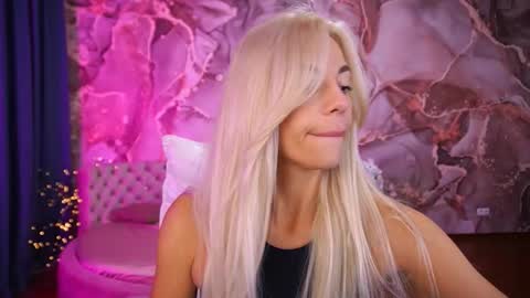 Bella online show from October 2025 02:23:02 AM