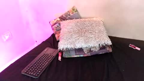 bellarooux online show from April 2026 01:41:02 PM